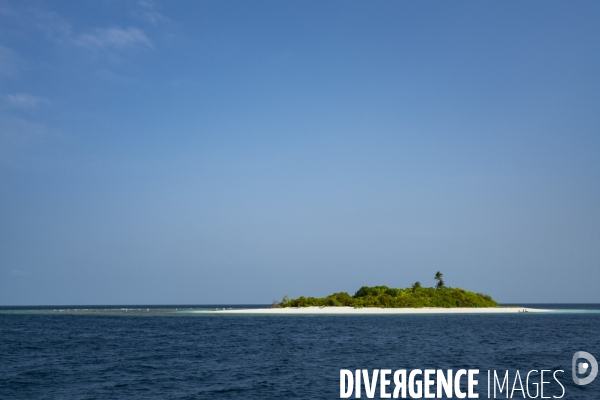 Ilot désert dans un atoll des Maldives