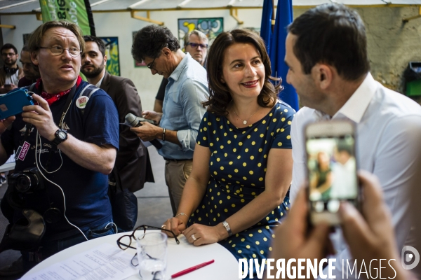 Cécile Duflot candidate aux législatives reçoit le soutien de Benoît Hamon.