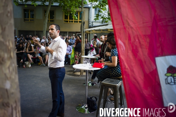 Cécile Duflot candidate aux législatives reçoit le soutien de Benoît Hamon.