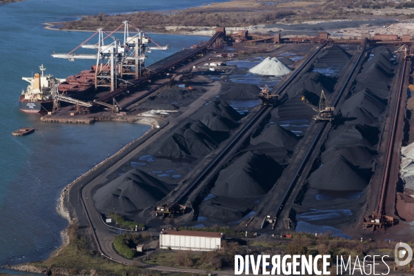 Vue aérienne de Fos sur Mer et du GPMM