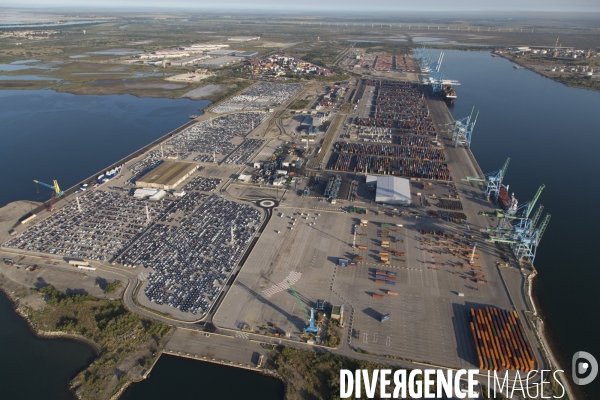 Vue aérienne de Fos sur Mer et du GPMM