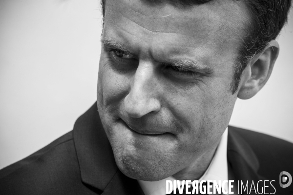 Portraits en noir et blanc du président de la république Emmanuel MACRON