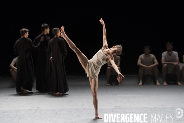 LAST WORKS de Ohad Naharin,