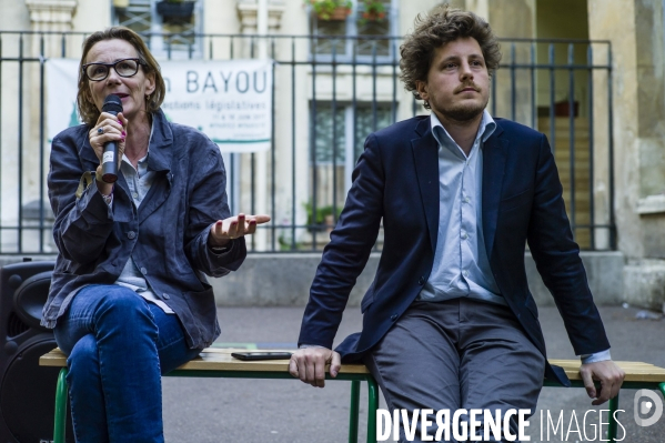 Julien Bayou en réunion publique.