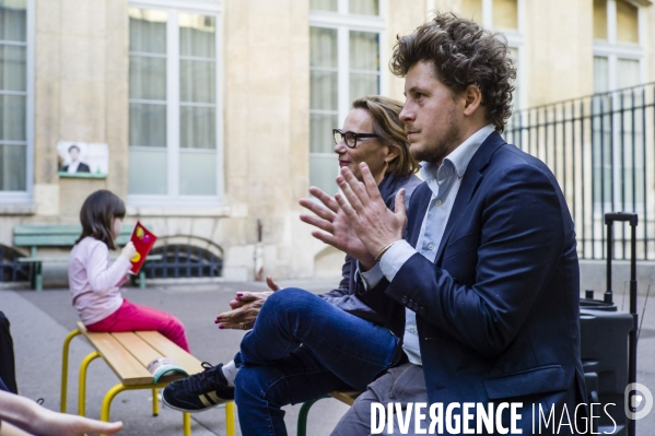 Julien Bayou en réunion publique.
