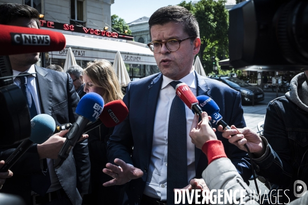 Le PS réunit ses candidats aux élections législatives.