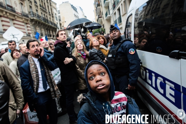 Ambiance rue de l abbe groult. en bas du qg d emmanuel macron // 2eme tour de la presidentielle 2017