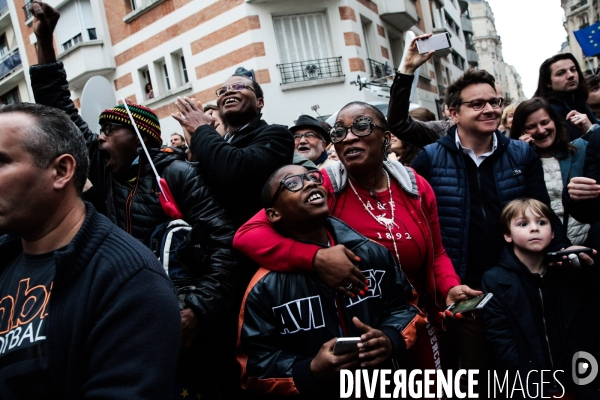 Ambiance rue de l abbe groult. en bas du qg d emmanuel macron // 2eme tour de la presidentielle 2017