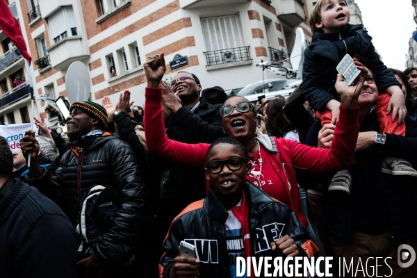 Ambiance rue de l abbe groult. en bas du qg d emmanuel macron // 2eme tour de la presidentielle 2017