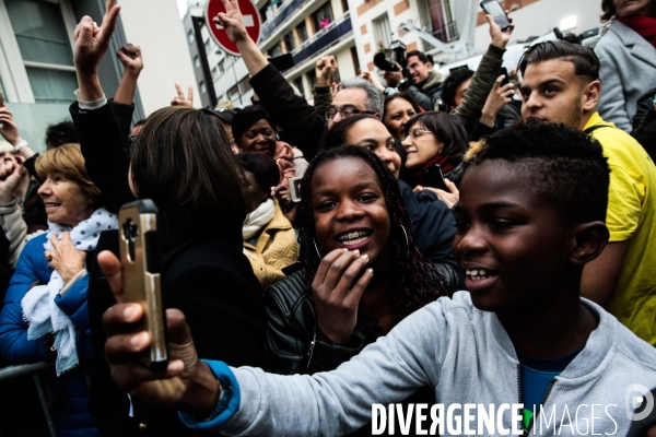 Ambiance rue de l abbe groult. en bas du qg d emmanuel macron // 2eme tour de la presidentielle 2017