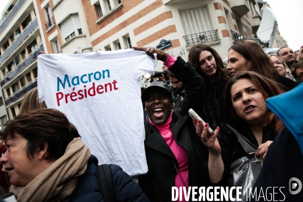 Ambiance rue de l abbe groult. en bas du qg d emmanuel macron // 2eme tour de la presidentielle 2017