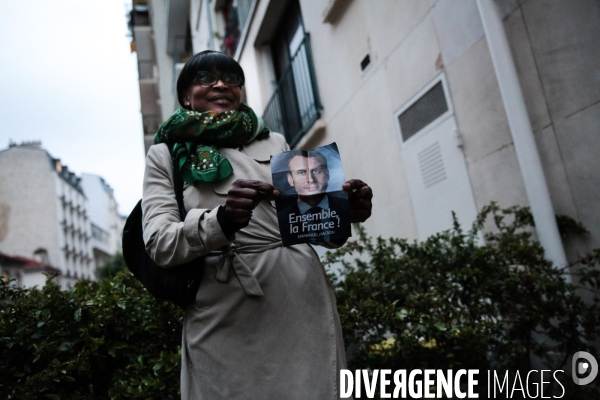 Ambiance rue de l abbe groult. en bas du qg d emmanuel macron // 2eme tour de la presidentielle 2017