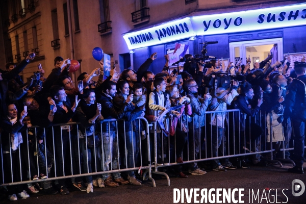 Ambiance rue de l abbe groult. en bas du qg d emmanuel macron // 2eme tour de la presidentielle 2017