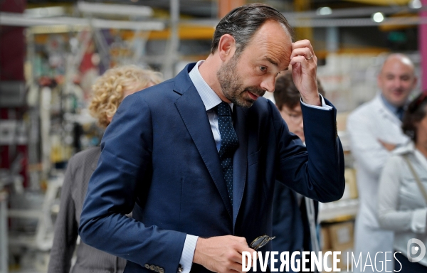 Edouard Philippe et Muriel Pénicaud visitent l équipementier automobile Telma