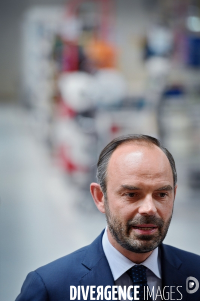 Edouard Philippe et Muriel Pénicaud visitent l équipementier automobile Telma