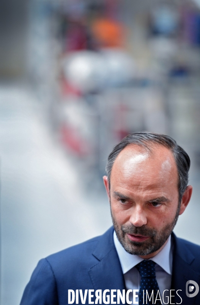 Edouard Philippe et Muriel Pénicaud visitent l équipementier automobile Telma