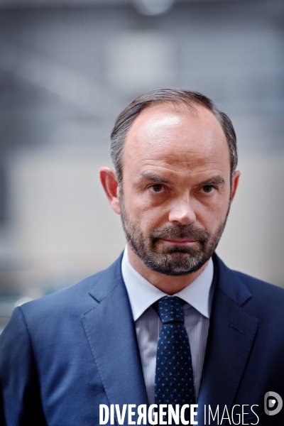 Edouard Philippe et Muriel Pénicaud visitent l équipementier automobile Telma