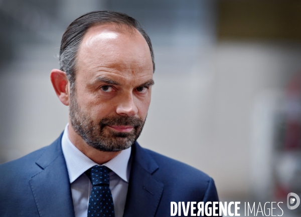 Edouard Philippe et Muriel Pénicaud visitent l équipementier automobile Telma