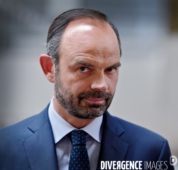 Edouard Philippe et Muriel Pénicaud visitent l équipementier automobile Telma