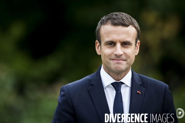 Emmanuel MACRON reçoit Theresa MAY à l Elysée