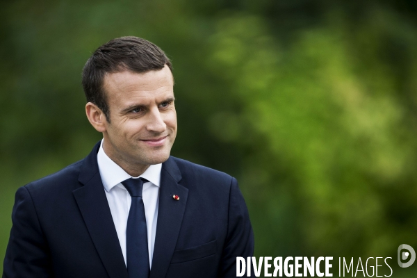 Emmanuel MACRON reçoit Theresa MAY à l Elysée