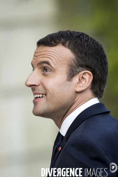 Emmanuel MACRON reçoit Theresa MAY à l Elysée