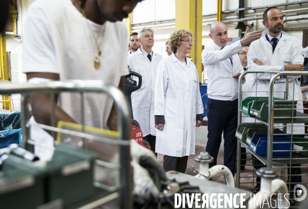 Edouard PHILIPPE et Muriel PENICAUD visitent l usine TELMA.