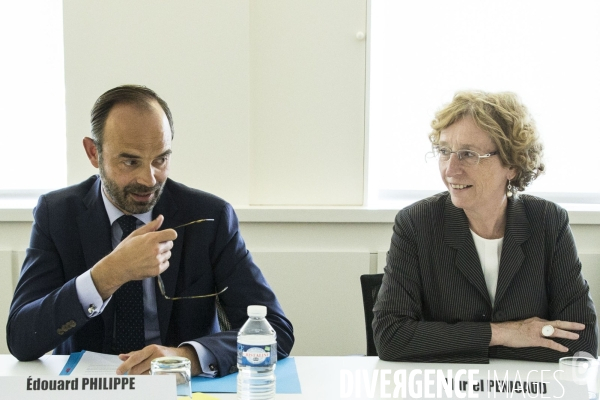 Edouard PHILIPPE et Muriel PENICAUD visitent l usine TELMA.