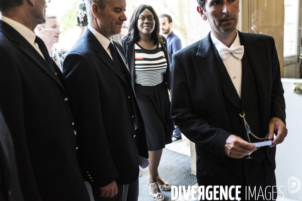 Accueil des députés à l assemblée nationale