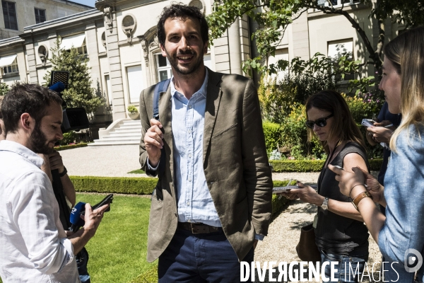 Accueil des députés à l assemblée nationale