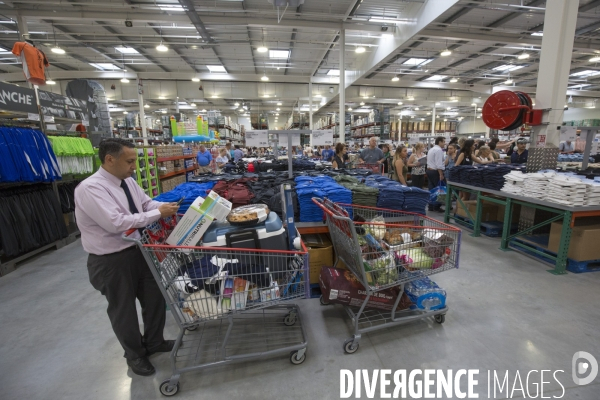 Costco ouvre son premier club-entrepot en france
