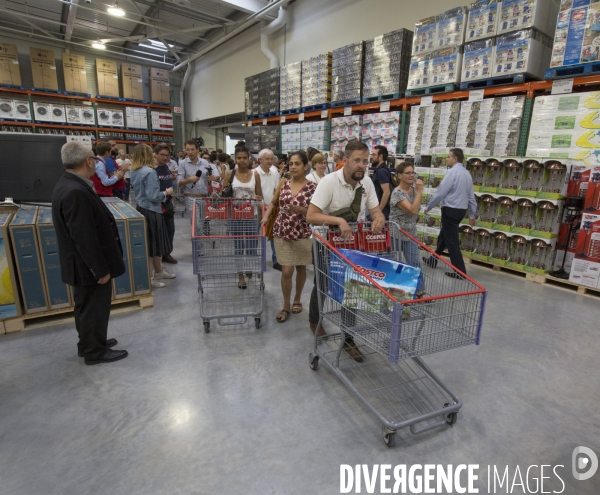 Costco ouvre son premier club-entrepot en france