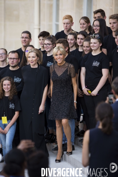 Emmanuel Macron et son épouse Brigitte à l occasion de la fête de la musique à l Elysée.
