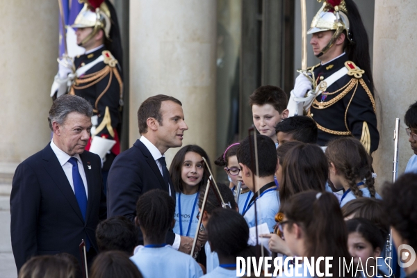 Emmanuel Macron et son épouse Brigitte à l occasion de la fête de la musique à l Elysée.