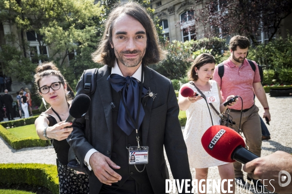 Accueil des députés à l assemblée nationale