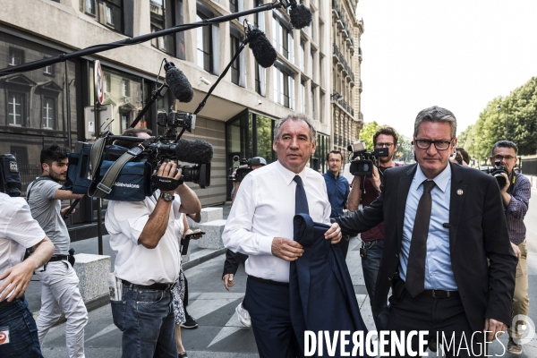 Accueil des députés à l assemblée nationale