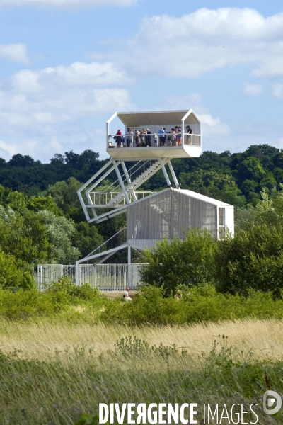 L observatoire du parc du peuple de l herbe  a Carrieres sous Poissy