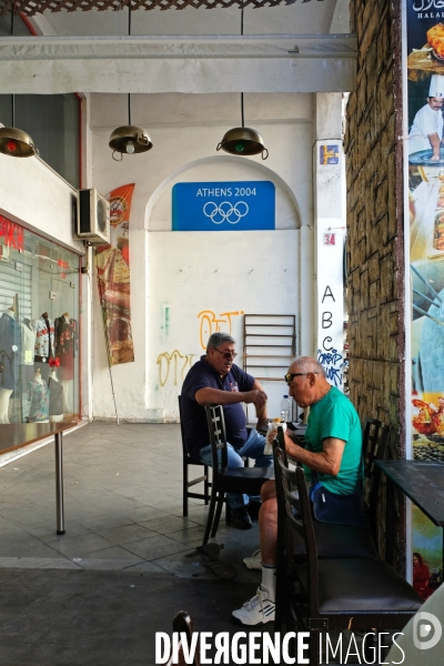 Athenes.Dans la rue athenienne, souvenir des jeux olympiques de 2004