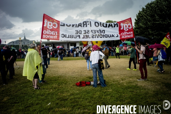 Pas de loi travail par ordonnances .