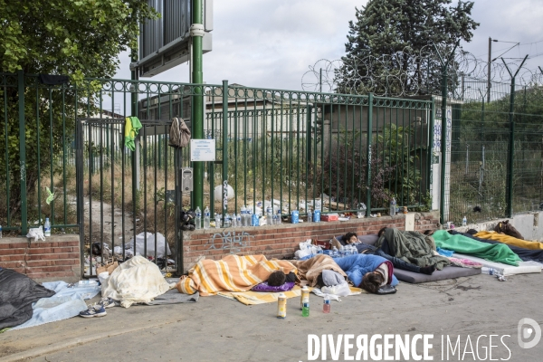 Les migrants et la Porte de la Chapelle en crise