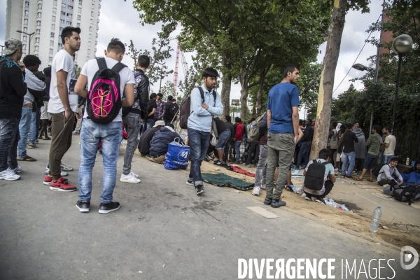 Les migrants et la Porte de la Chapelle en crise