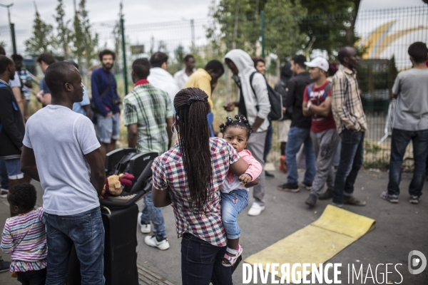 Les migrants et la Porte de la Chapelle en crise