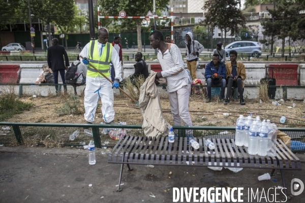 Les migrants et la Porte de la Chapelle en crise