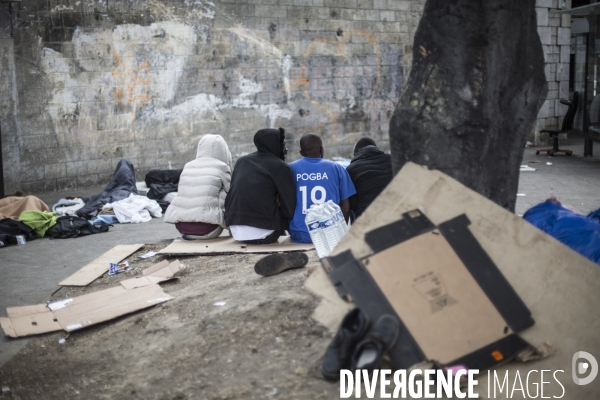 Les migrants et la Porte de la Chapelle en crise