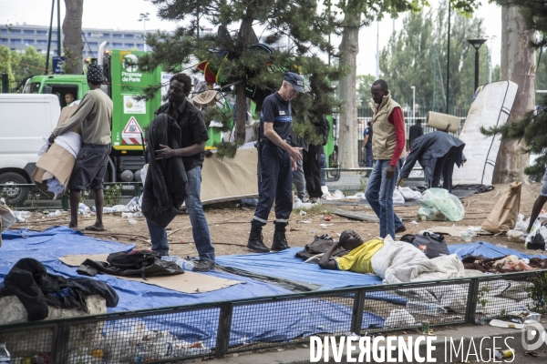 Les migrants et la Porte de la Chapelle en crise