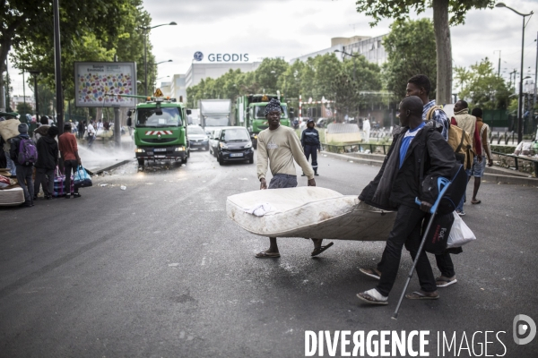 Les migrants et la Porte de la Chapelle en crise