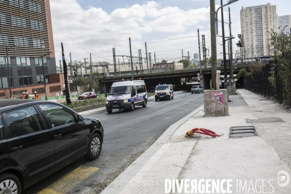 Les migrants et la Porte de la Chapelle en crise