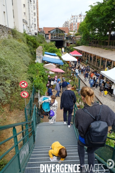 La fete aux jardins participatif du Ruisseau le long de la petite ceinture dans le 18 eme arrondissement