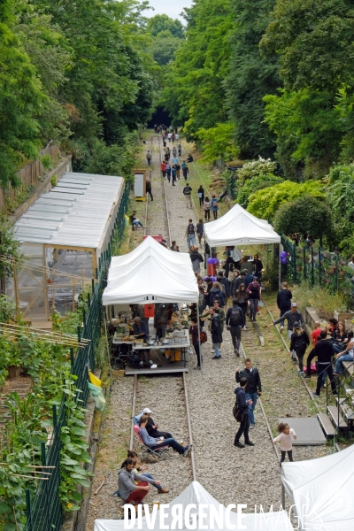 La fete aux jardins participatif du Ruisseau le long de la petite ceinture dans le 18 eme arrondissement