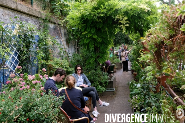 La fete aux jardins participatif du Ruisseau le long de la petite ceinture dans le 18 eme arrondissement